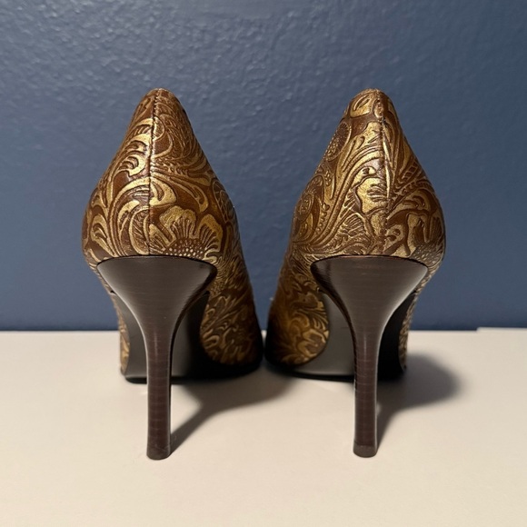 Carlos Santana Brown With Gold Embossed Floral Design Peep Toes Size 10 - Picture 6 of 8